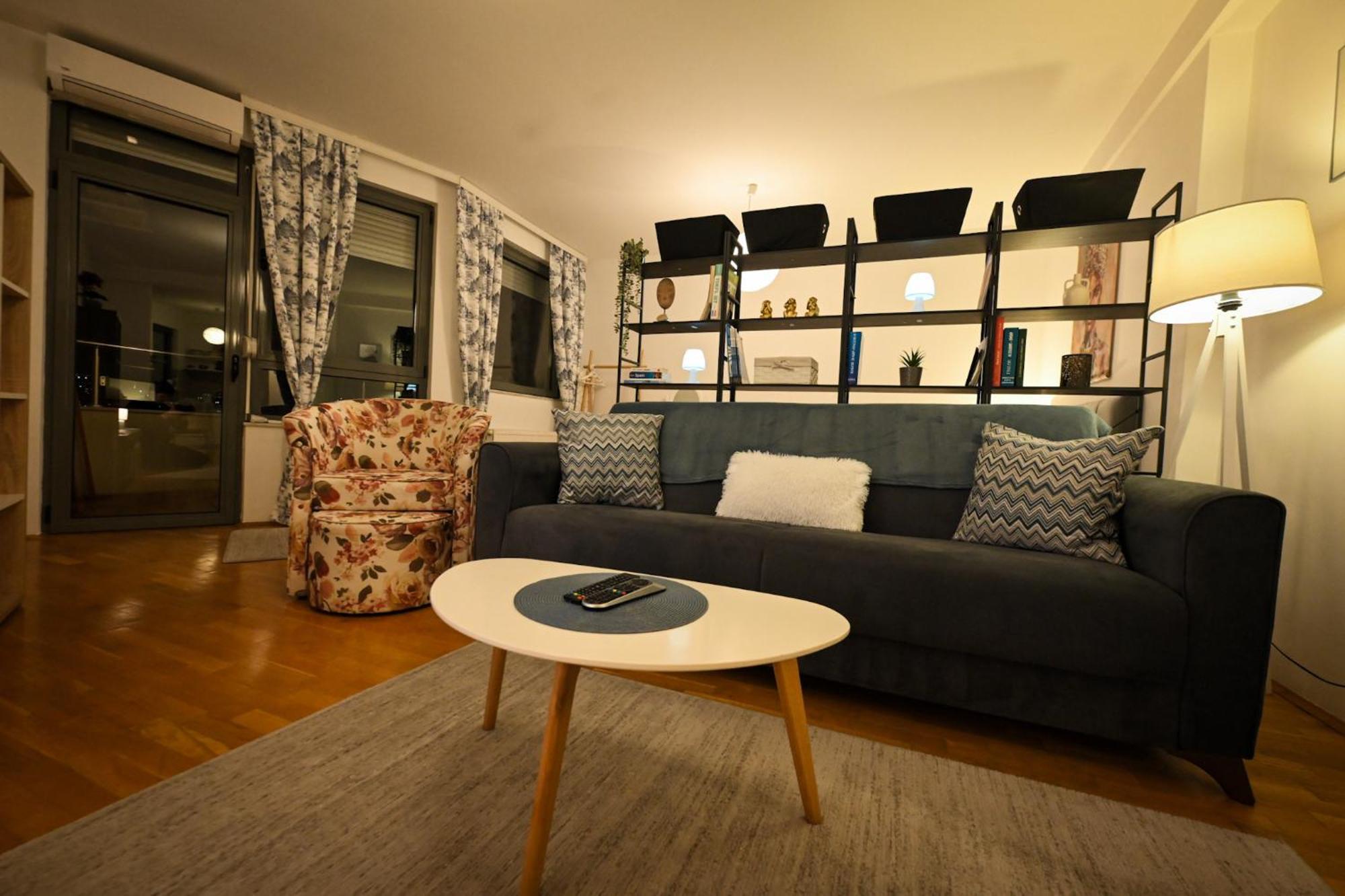 L&B Studio Apartment Prishtinë Ngoại thất bức ảnh