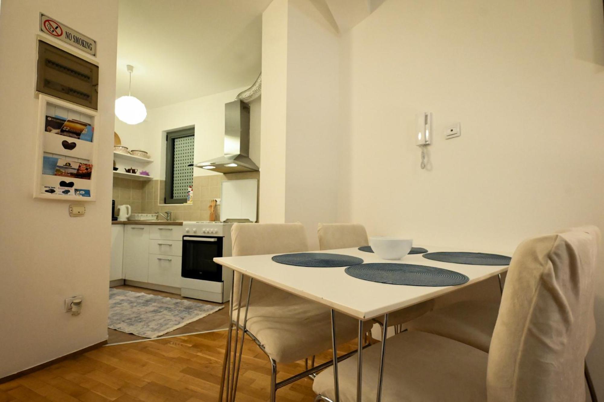 L&B Studio Apartment Prishtinë Ngoại thất bức ảnh