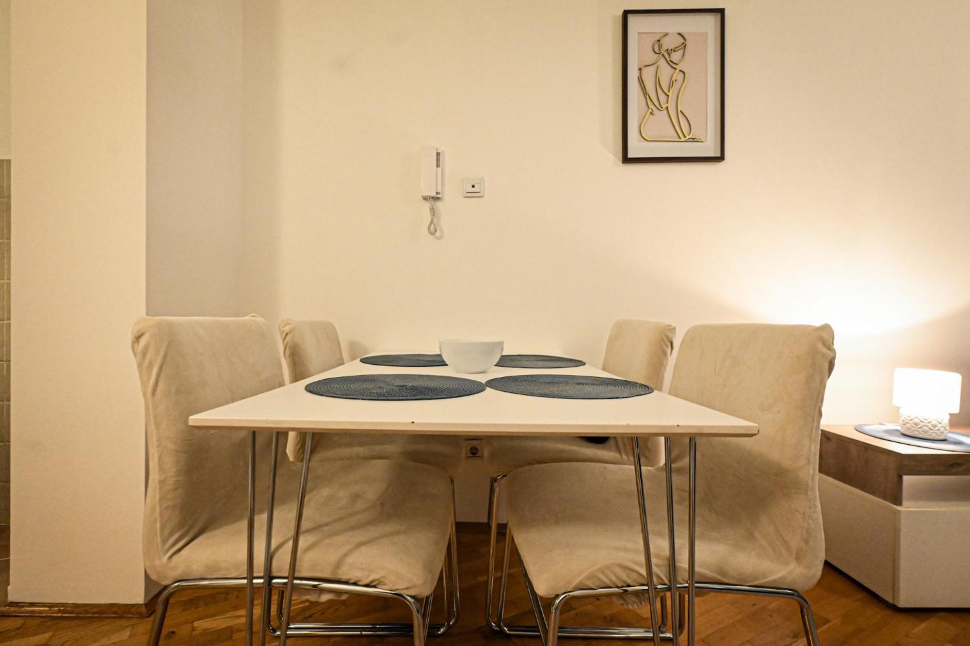 L&B Studio Apartment Prishtinë Ngoại thất bức ảnh